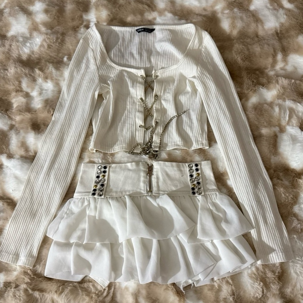 White Ribbed Top - Picture 2 of 3